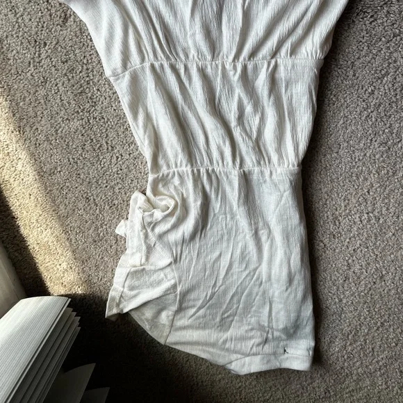 Egg Shell Ruffle Top - Picture 3 of 3